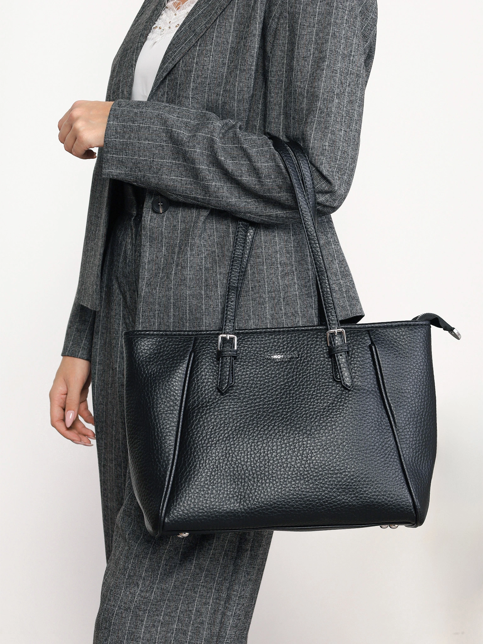 Сумка-тоут  с регулируемыми ручками и тиснением в ассортименте